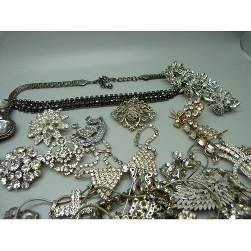 919 - Paste set costume jewellery