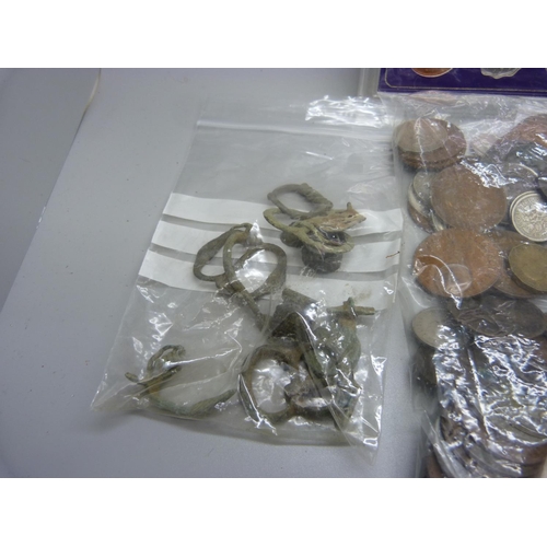 951 - Assorted coins and Roman metal detecting finds