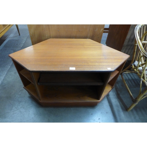 54 - A G-Plan teak media unit