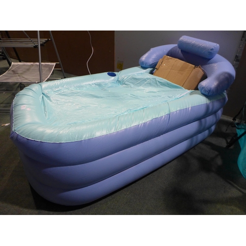 3021 - Inflatable bath