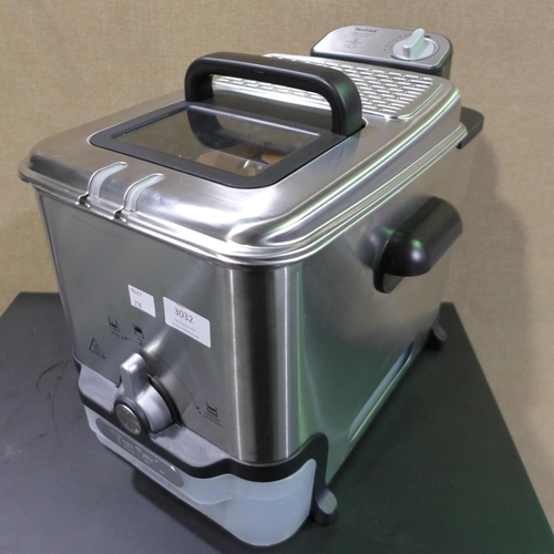 3032 - Tefal Fryer  - FR804140              (278-345)  * This lot is subject to vat