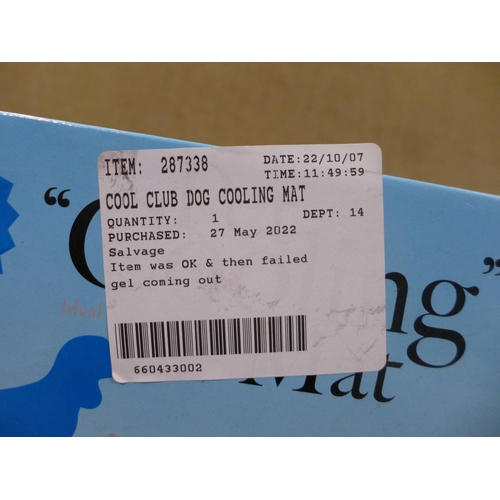 3057 - Cool Club Dog Cooling Mat(278-262)  * This lot is subject to vat