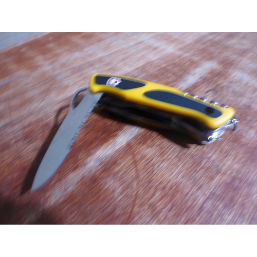 3078 - Victorinox multi tool Swiss knife