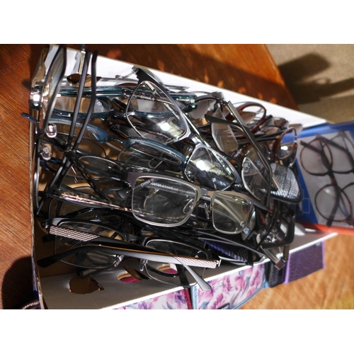 3087 - A quantity of FGX Ladies and Mens glasses - various strengths(278-434-446)  * This lot is subject to... 