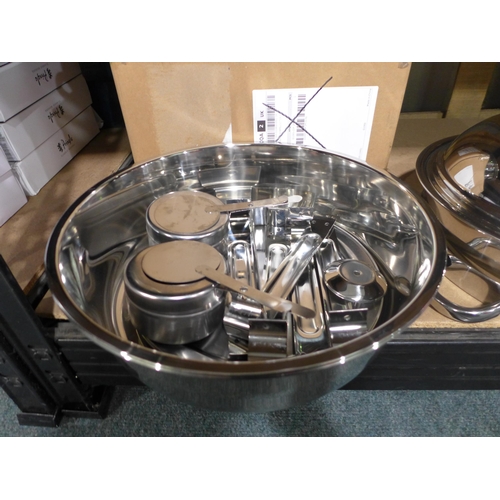 3128 - Metal chafing dishes