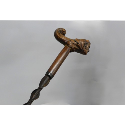 817 - A 19th Century Duke of Wellington 'The Iron Duke' walking stick with carved oak handle and spiral tw... 