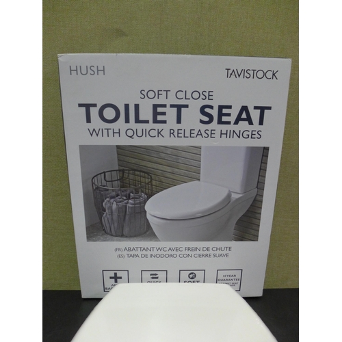 3289 - Hush Soft close Toilet Seat   (278-377)  * This lot is subject to vat