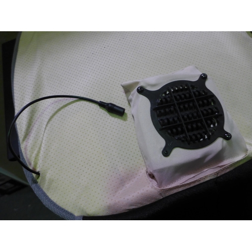 3309 - 12V Car Seat Cushion warm and cool air    (278-333)  * This lot is subject to vat