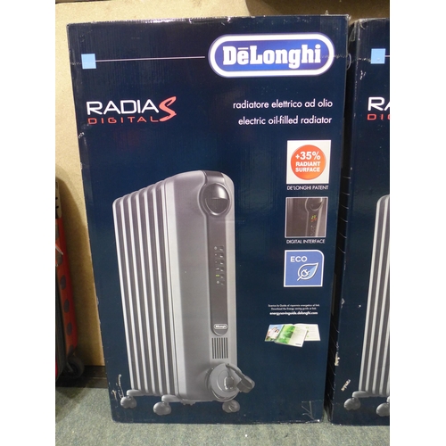 3331 - Delonghi Oil Filled Grey Radiator - TRRSO715E.G (278-426)  * This lot is subject to vat