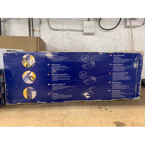 2099A - Avery A4 guillotine - 10 sheet capacity - used