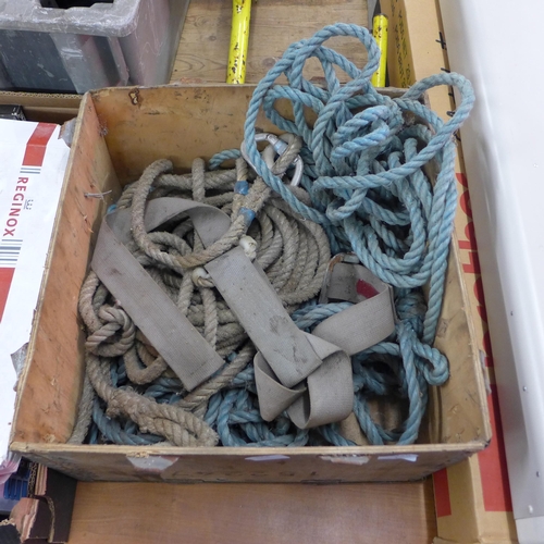 2054 - Box of rope and van straps with harness