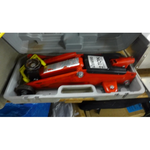 2099 - Tub of power tools, transformer and site lights - transformer failed electrical safety test due to e... 