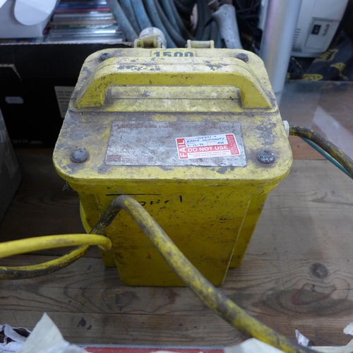 2099 - Tub of power tools, transformer and site lights - transformer failed electrical safety test due to e... 