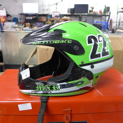 2138 - Motocross/MotoX biker's crash helmet