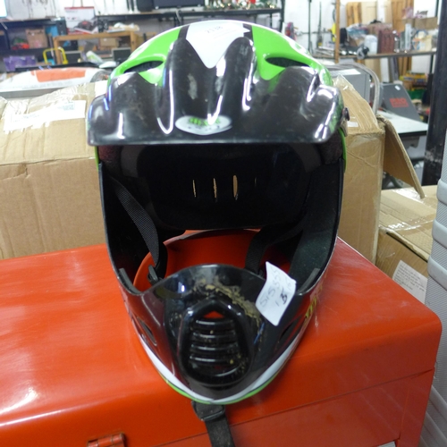 2138 - Motocross/MotoX biker's crash helmet