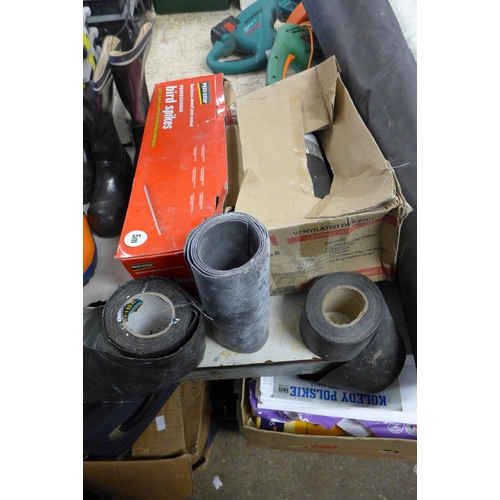 2141 - DIY/building job lot, part roll of roofer's lead, liner, fibreglass roll and qty of underlay