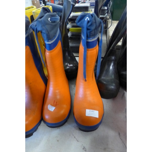 2142 - Horse riding saddle and nine pairs of Wellington boots, mixed sizes mostly Viking Askim and Bogs