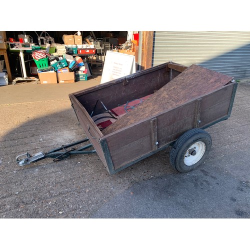 2338 - Trailer, size 3ft x 4ft with trailer board, all electrics are in good condition