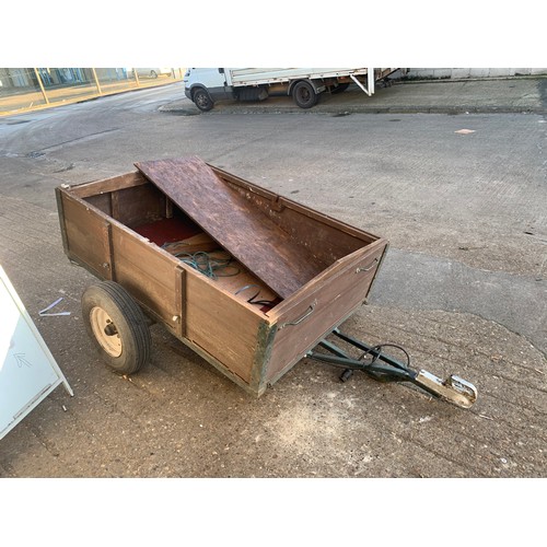 2338 - Trailer, size 3ft x 4ft with trailer board, all electrics are in good condition