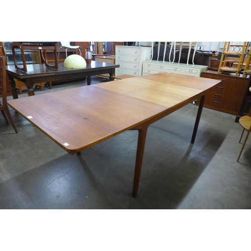 15 - A McIntosh teak T3 extending dining table