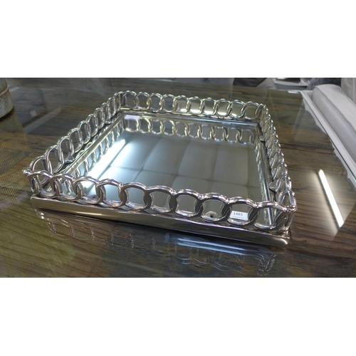 1489 - A square chain linked chrome and mirrored cocktail tray, 40cms (GW207720)   #