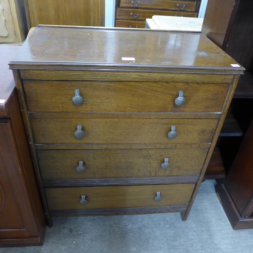 213 - An oak chest of drawers