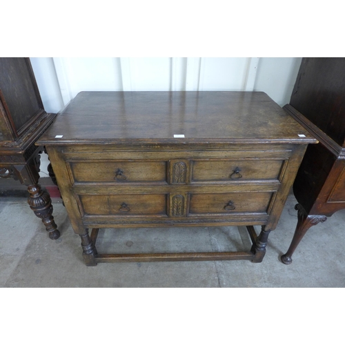 87 - A 17th Century style Ipswich oak chest of drawers