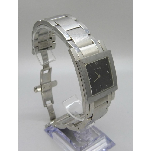 1023 - A Gucci 7900M wristwatch