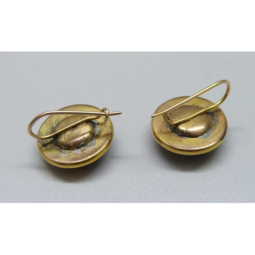 1034 - A pair of yellow metal and enamel earrings, 10.1g (test as 9ct gold)