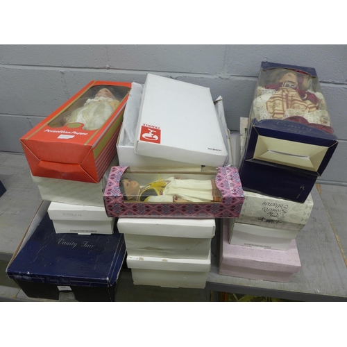 1070 - A collection of boxed porcelain and other dolls **PLEASE NOTE THIS LOT IS NOT ELIGIBLE FOR POSTING A... 