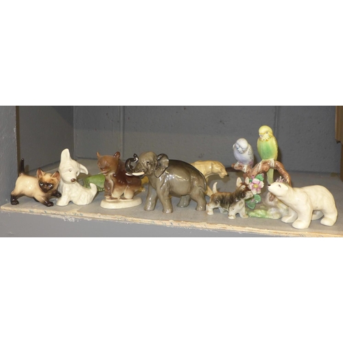 1076 - A collection of animal figures including Royal Doulton and Sylvac style, a/f **PLEASE NOTE THIS LOT ... 