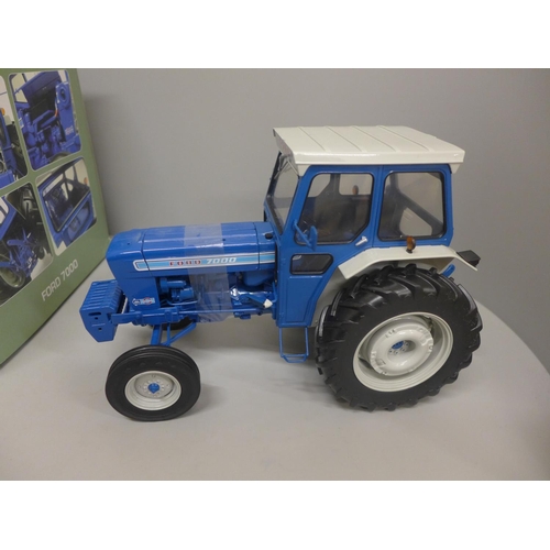 606 - A Universal Hobbies 1:16 scale Ford 7000