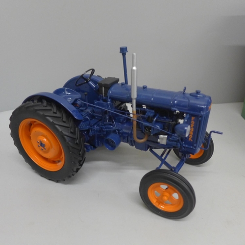 613 - A Universal Hobbies 1:16 scale Fordson Major E27N