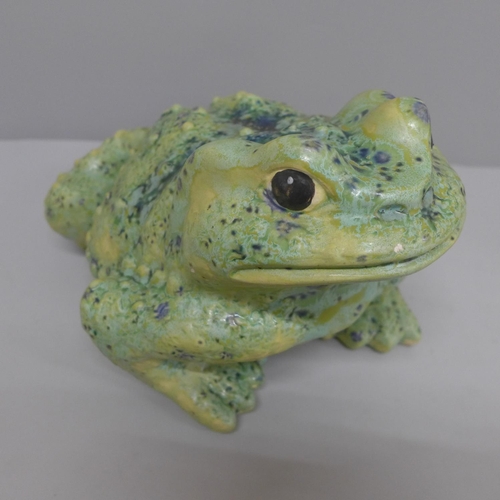 625 - An Arnels ceramic toad