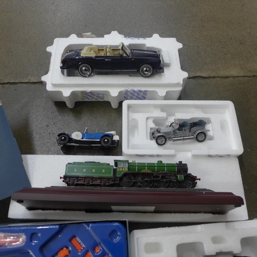 707 - A collection of model vehicles including SR 4-6-2 Blackmoor Vale locomotive and Aviation Archive McD... 