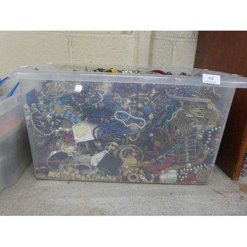 712 - A very large quantity of costume jewellery, over 30kg **PLEASE NOTE THIS LOT IS NOT ELIGIBLE FOR POS... 