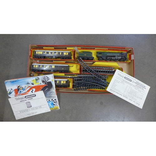 756 - A Tri-ang Model RS.3 railway set