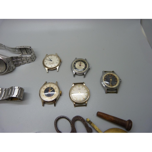 827 - A collection of Seiko wristwatch cases, a Lorus wristwatch, five wristwatch heads including Smiths E... 