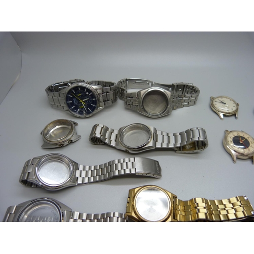 827 - A collection of Seiko wristwatch cases, a Lorus wristwatch, five wristwatch heads including Smiths E... 