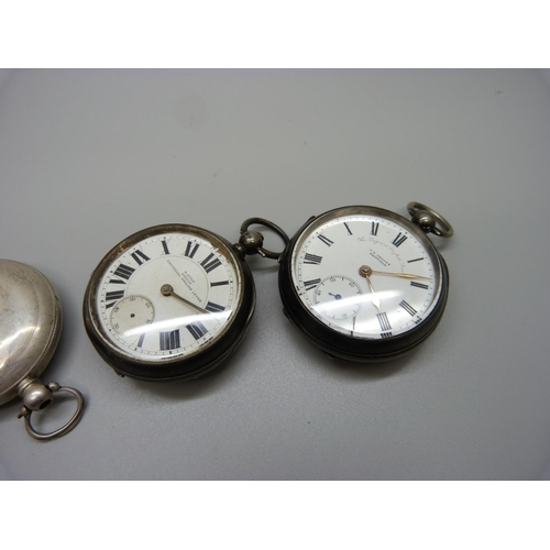 828 - Three silver pocket watches and an 0.800 silver full hunter pocket watch case