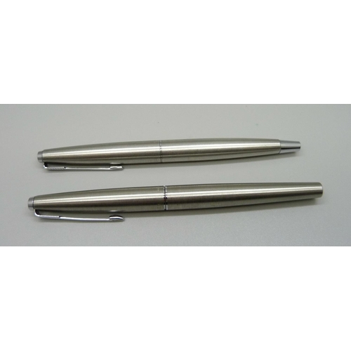 835 - A Parker stainless steel ballpoint pen and fountain pen