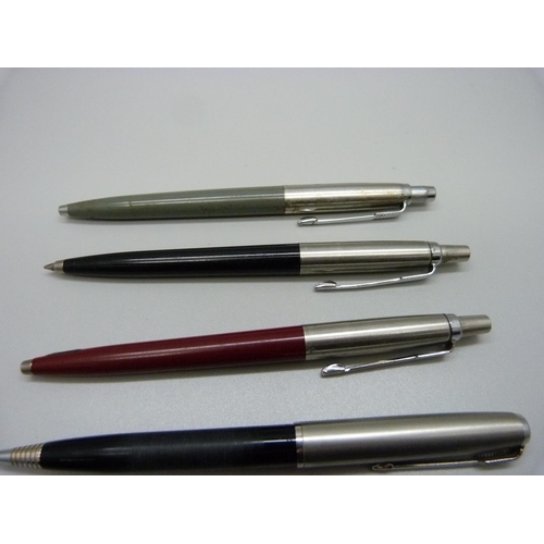 841 - Six Parker ballpoint pens and a Parker fountain pen