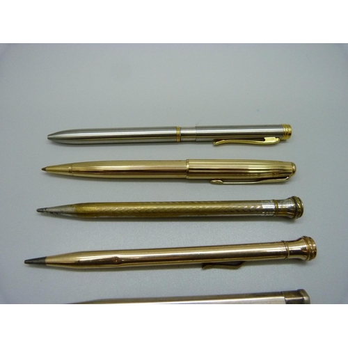 842 - Two Papermate pens, four propelling pencils including gold filled and a Parker Sonnet ballpoint pen