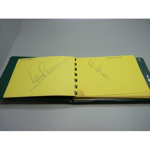 847 - Five autograph books, includes Nottinghamshire and other cricketers and Nottingham Forest and other ... 