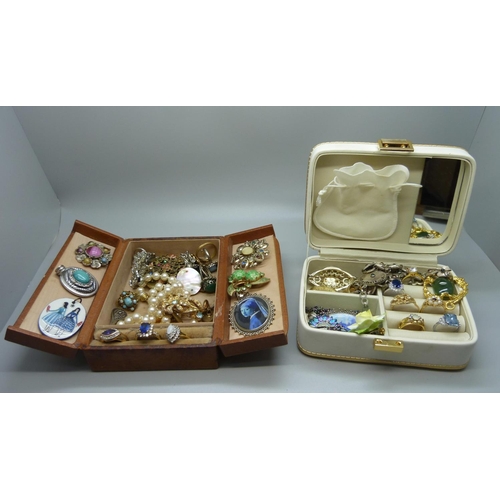 848 - Two cases of costume jewellery