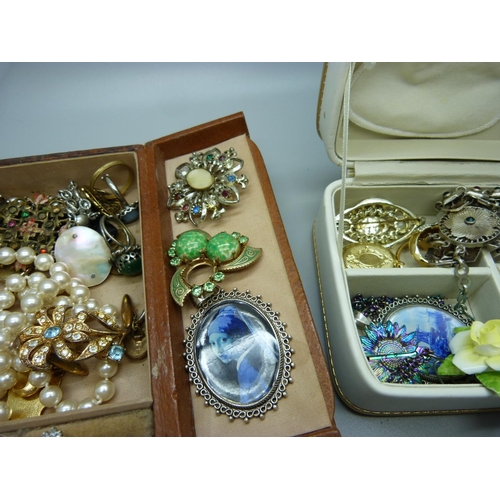 848 - Two cases of costume jewellery