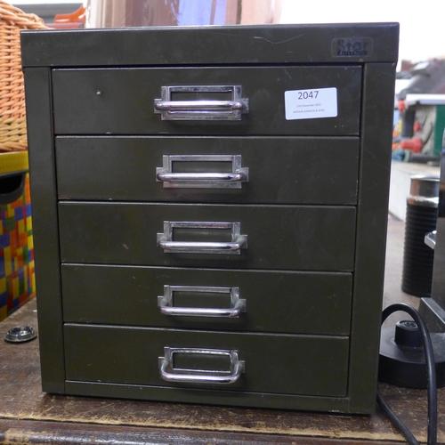 2047 - Stor Green 5-drawer metal filing cabinet, small