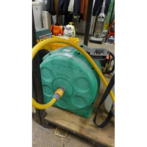 2089 - Hozelock hose and reel plus garden sprayer