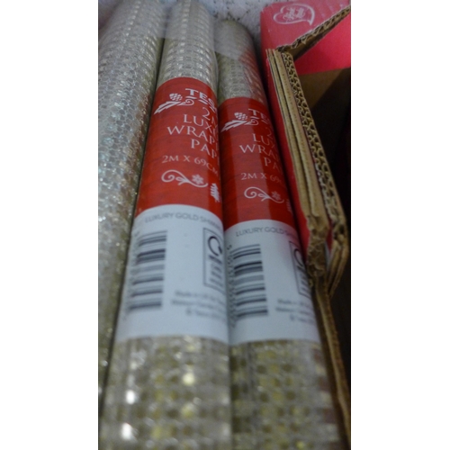 2160 - 20 Rolls of Christmas wrapping paper