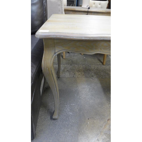 1475 - A Cotswold oak desk/dressing table